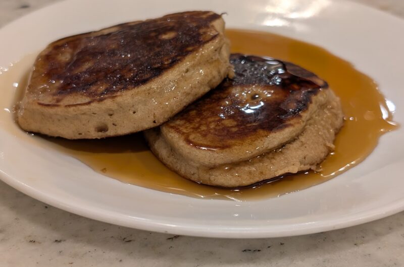 Cinnamon Banana Oat Pancakes