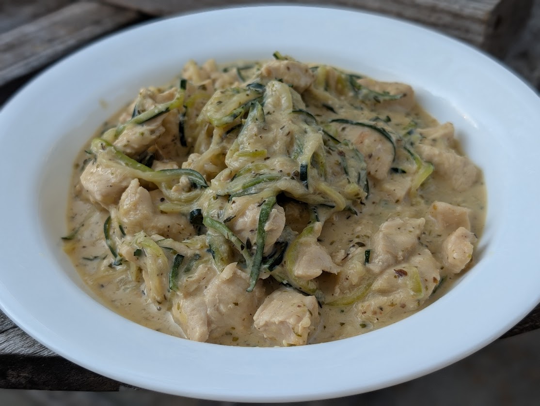 Easy Chicken Alfredo Zucchini Pasta: A Quick Meal That Is Delicious