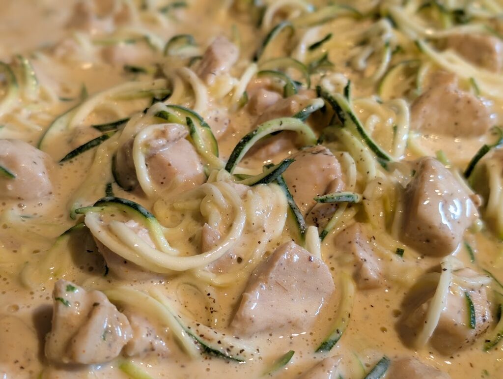 Chicken Alfredo Zucchini Pasta ready to eat